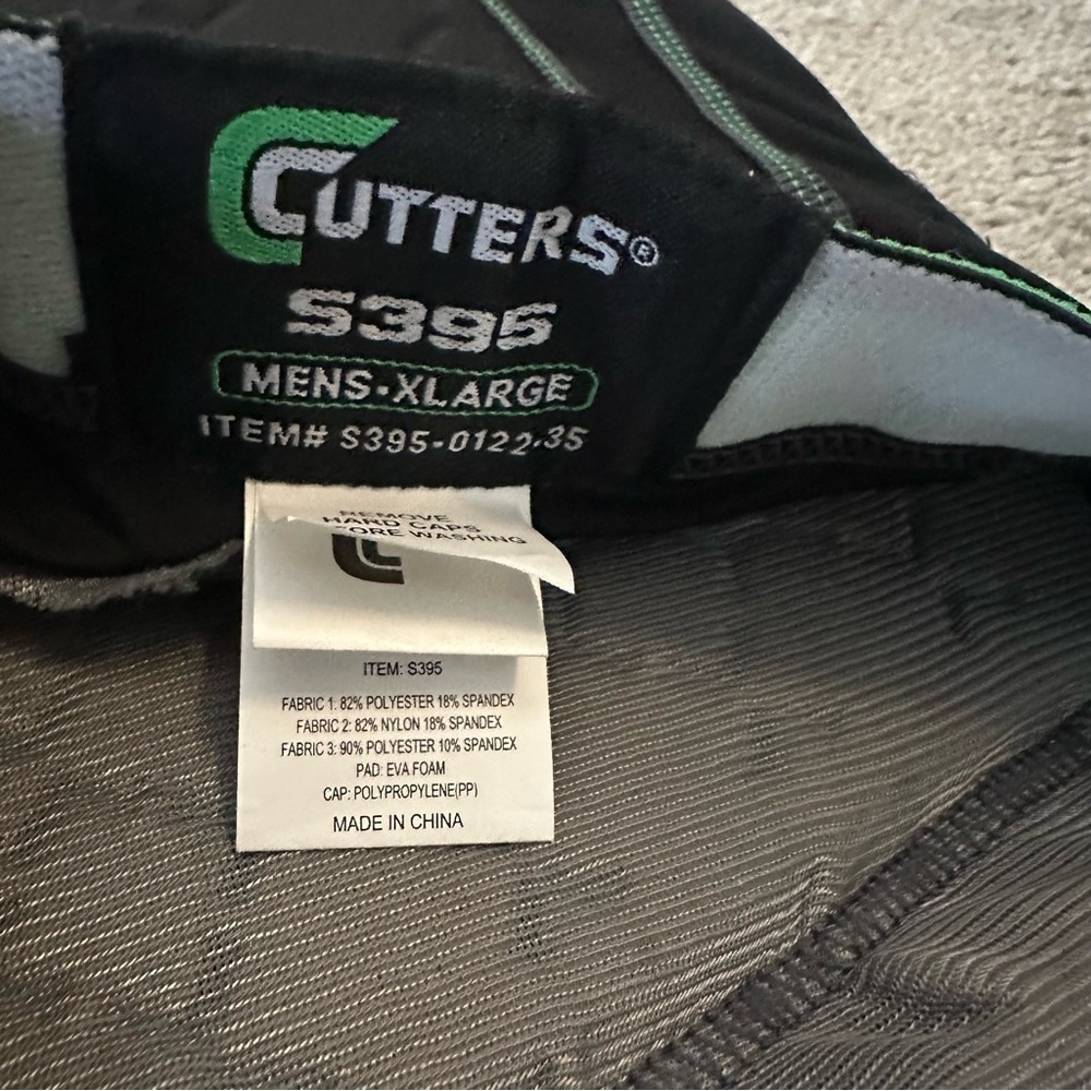 Cutters Rev Impact 5 Pad Football Shorts With Hard Cap Men’s X-Large Black/Camo - Picture 10 of 11